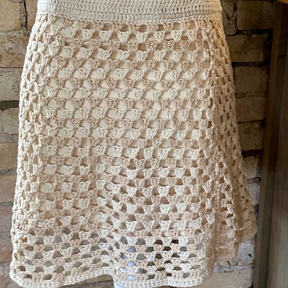 Chic Crochet ( built in slip!)Mini Skirt in Cream - Picture 3 of 4